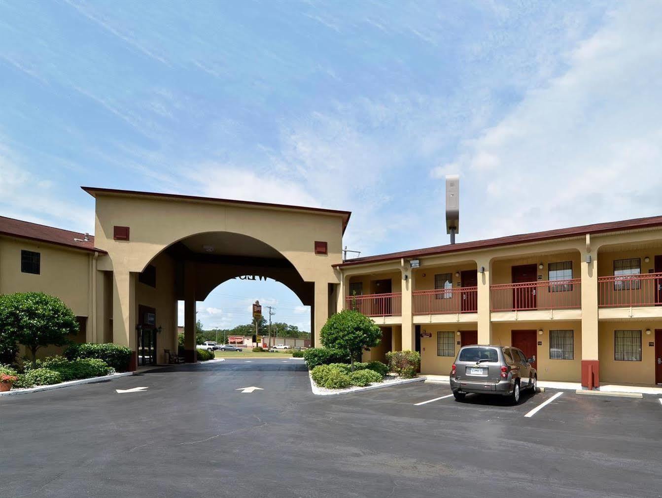 Red Roof Inn & Suites Jackson - 리치랜드 외부 사진