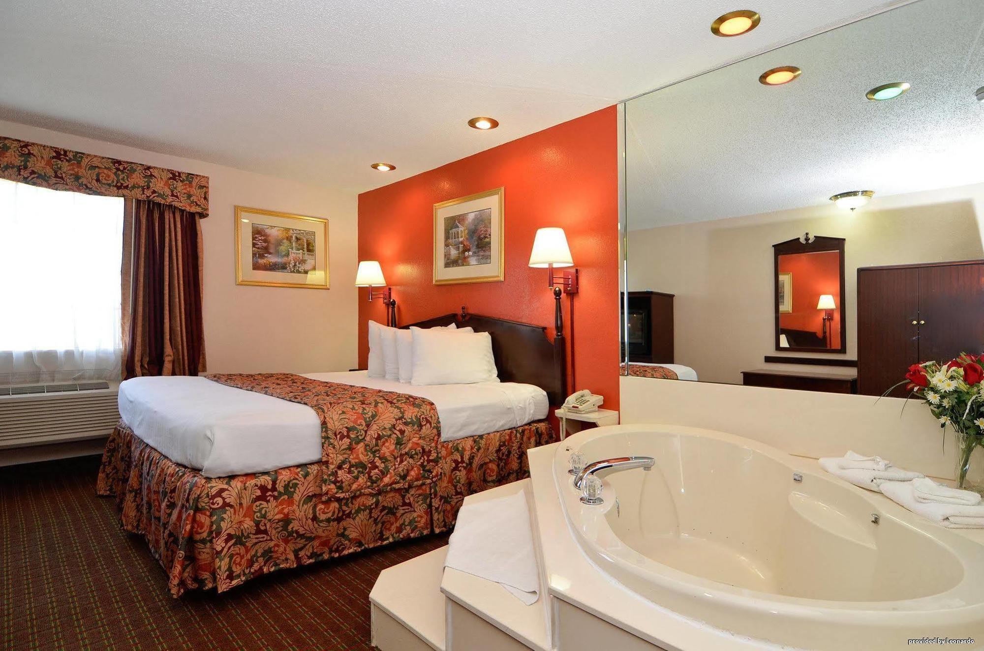Red Roof Inn & Suites Jackson - 리치랜드 객실 사진