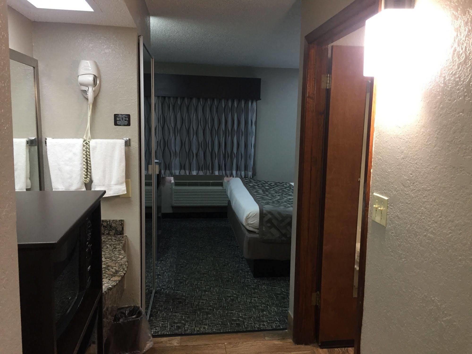 Red Roof Inn & Suites Jackson - 리치랜드 외부 사진