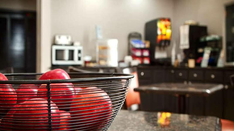Red Roof Inn & Suites Jackson - 리치랜드 외부 사진